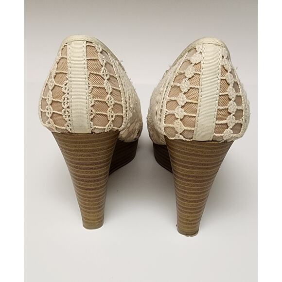 Universal Thread Women's Fabric Peep Toe Wedge Platform Heel Shoes Beige 8W - Picture 8 of 14